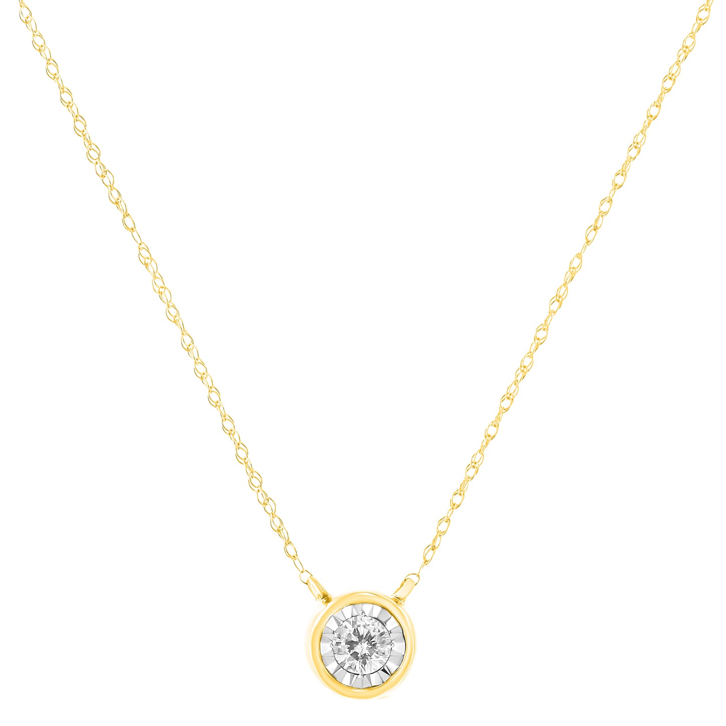 Collar con colgante solitario moderno de oro amarillo de 10K y 1/4 Cttw con diamante de talla brillante redonda engastado en bisel (color J-K, claridad I2-I3) - 16" con extensor de 2"