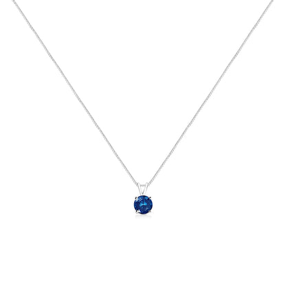 Collar con colgante solitario de oro blanco de 10K con diamante azul redondo brillante cultivado en laboratorio de 1/4 Cttw con 4 puntas (color azul, claridad VS2-SI1) - 18"