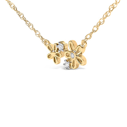 Collar con colgante floral con acento de diamante en plata de ley chapada en oro amarillo de 14 quilates