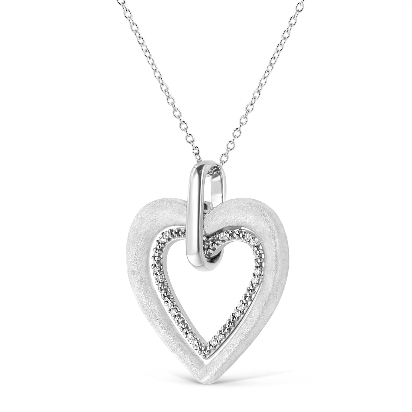 Collar con colgante de doble corazón de plata de ley .925 con acento de diamante engarzado con garras, 45,72 cm (color I-J, claridad I1-I2)