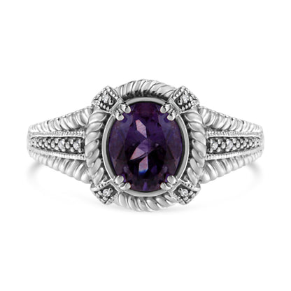 Anillo de plata de ley .925 con amatista morada ovalada de 9x7 mm engastada en garra y detalles de diamantes (color I-J, claridad I1-I2) - Talla 7