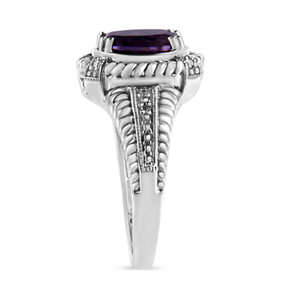 Anillo de plata de ley .925 con amatista morada ovalada de 9x7 mm engastada en garra y detalles de diamantes (color I-J, claridad I1-I2) - Talla 7