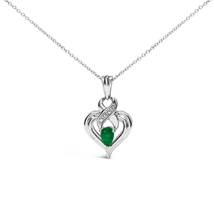 Collar con colgante de corazón de esmeralda en forma de pera de 6x4 mm y detalles de diamantes de plata de ley .925 (Color H-I, Claridad SI1-SI2) - 45.72 cm