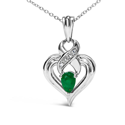 Collar con colgante de corazón de esmeralda en forma de pera de 6x4 mm y detalles de diamantes de plata de ley .925 (Color H-I, Claridad SI1-SI2) - 45.72 cm