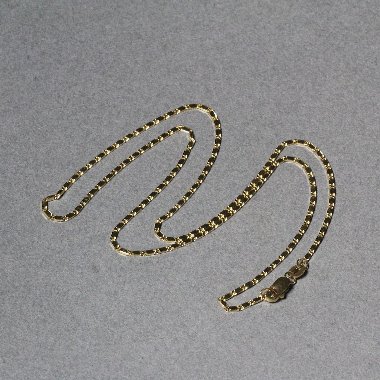 Cadena con colgante Lumina de oro amarillo de 14k y 1,0 mm