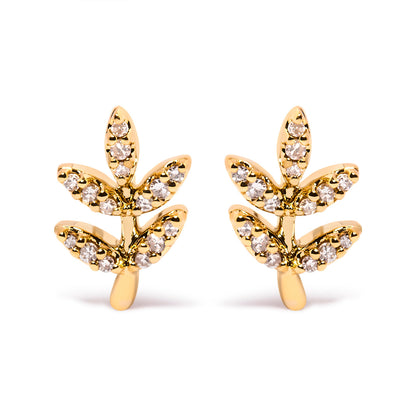 Pendientes de botón de hoja y rama acentuados con diamantes de oro amarillo de 10 qt y 1/10 ct (color H-I, claridad I1-I2)