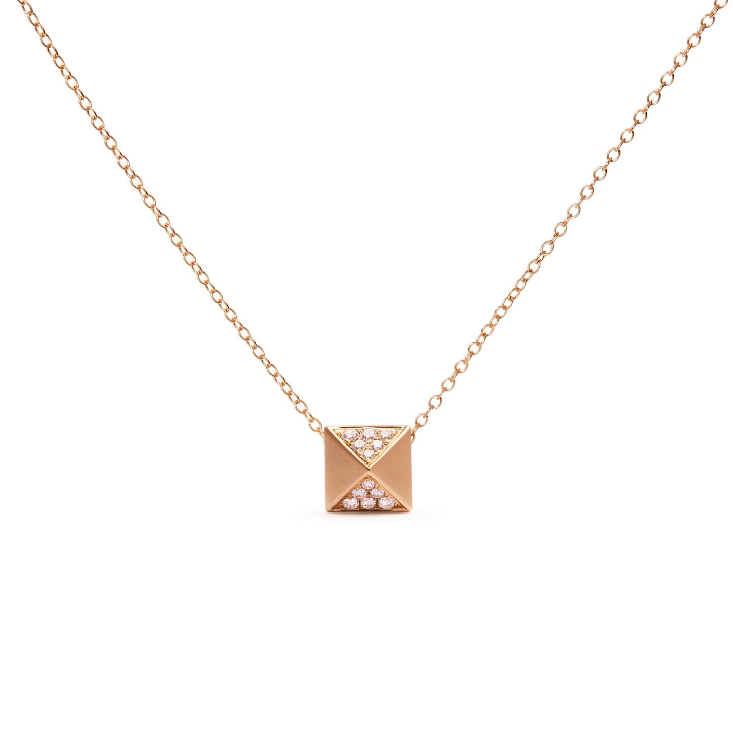 Collar con colgante de pirámide con acabado mate y diamantes de 1/4 Cttw de oro amarillo de 14K (Color G-H, Claridad SI1-SI2) - 18 pulgadas