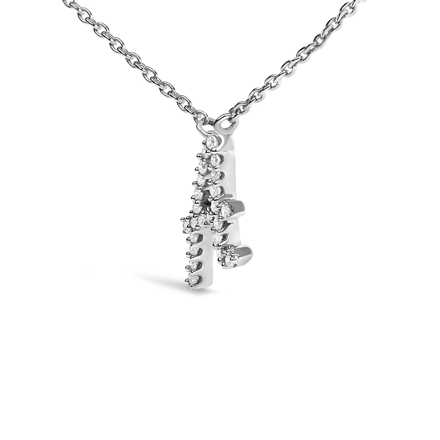 Collar con colgante con acento de diamante en oro blanco de 10K con inicial "A" estilo cursiva