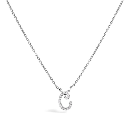 Collar con colgante con acento de diamante en oro blanco de 10K con inicial "A" estilo cursiva