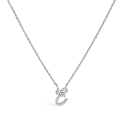 Collar con colgante con acento de diamante en oro blanco de 10K con inicial "A" estilo cursiva