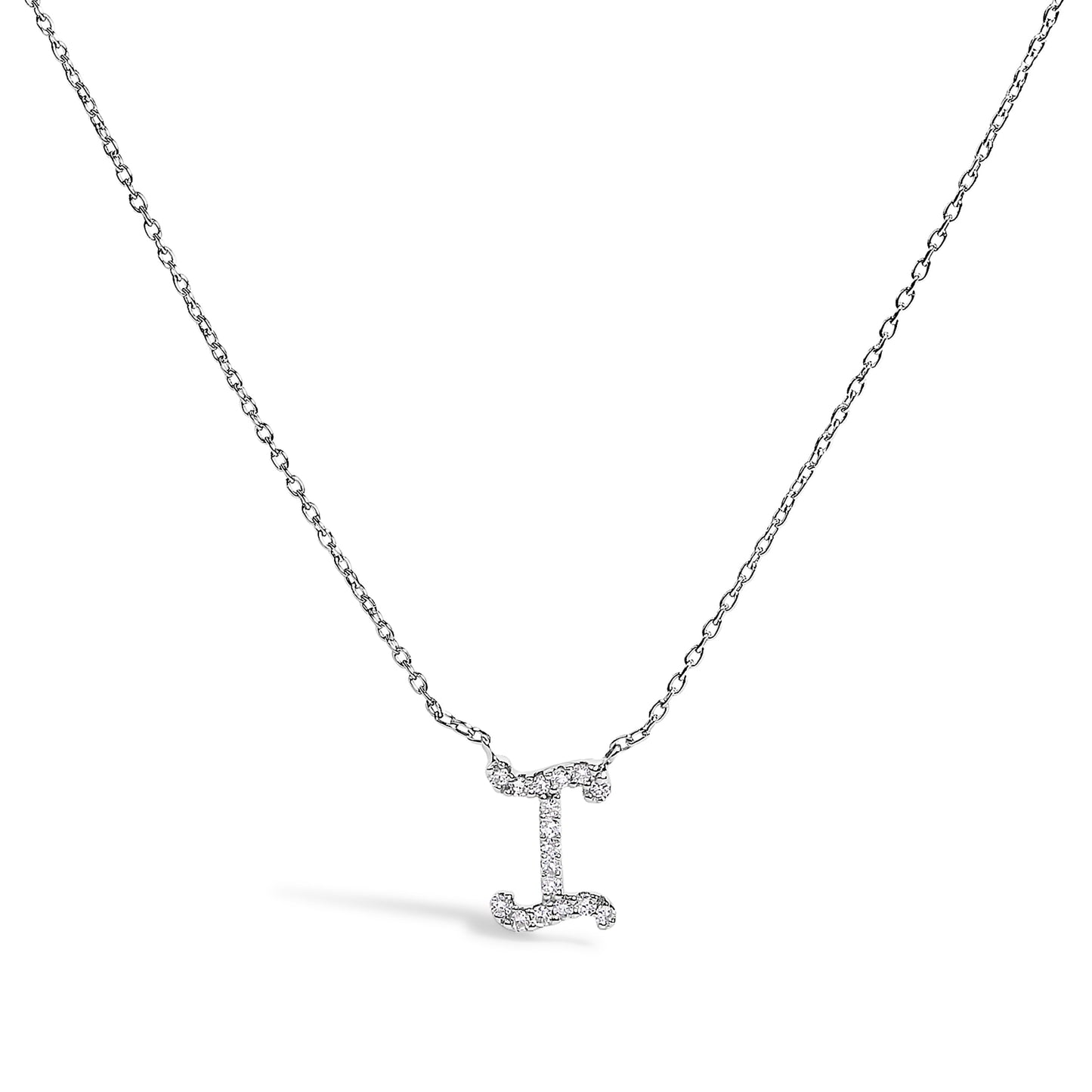 Collar con colgante con acento de diamante en oro blanco de 10K con inicial "A" estilo cursiva