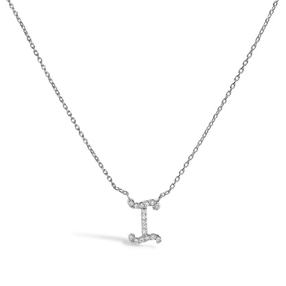 Collar con colgante con acento de diamante en oro blanco de 10K con inicial "A" estilo cursiva