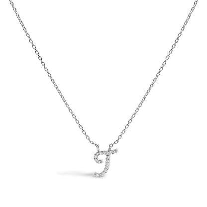 Collar con colgante con acento de diamante en oro blanco de 10K con inicial "A" estilo cursiva