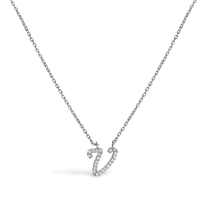 Collar con colgante con acento de diamante en oro blanco de 10K con inicial "A" estilo cursiva