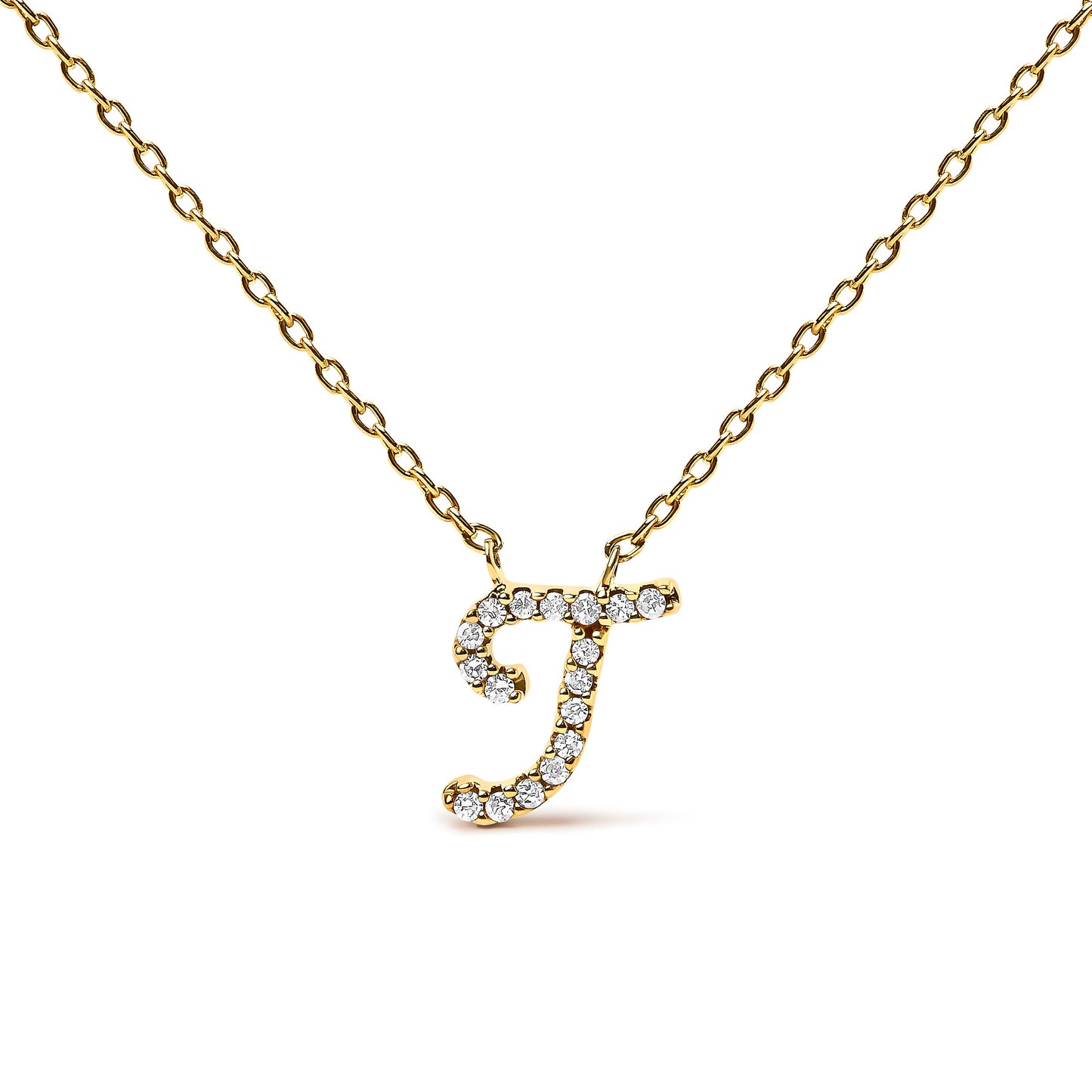 Collar con colgante con acento de diamante en oro blanco de 10K con inicial "A" estilo cursiva