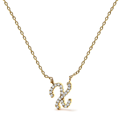 Collar con colgante con acento de diamante en oro blanco de 10K con inicial "A" estilo cursiva