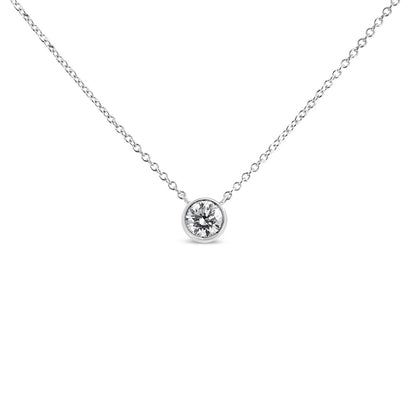 Collar con colgante solitario moderno de oro blanco de 10K con diamante de talla brillante redondo de 1/2 quilate engastado en bisel de 16"-18" (Color H-I, Claridad SI2-I1)