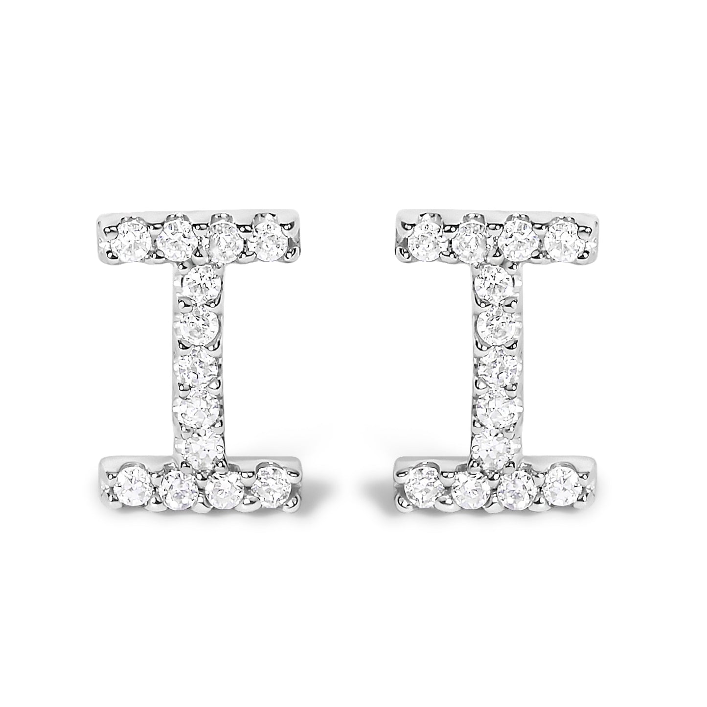 Pendiente de botón con la inicial "A" de diamante de 1/10 quilates de oro blanco de 10 quilates