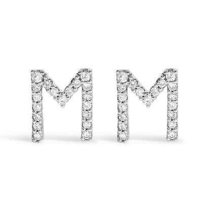 Pendiente de botón con la inicial "A" de diamante de 1/10 quilates de oro blanco de 10 quilates