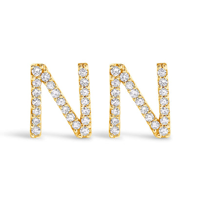 Pendiente de botón con la inicial "A" de diamante de 1/10 quilates de oro blanco de 10 quilates