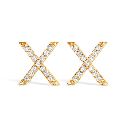 Pendiente de botón con la inicial "A" de diamante de 1/10 quilates de oro blanco de 10 quilates
