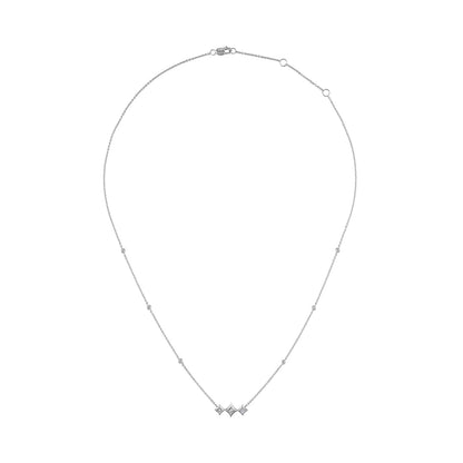 Collar de 10K oro blanco con bisel de 3 diamantes de princesa de forma de cometa y estaciones (color H-I, claridad SI2-I1) - 18 pulgadas