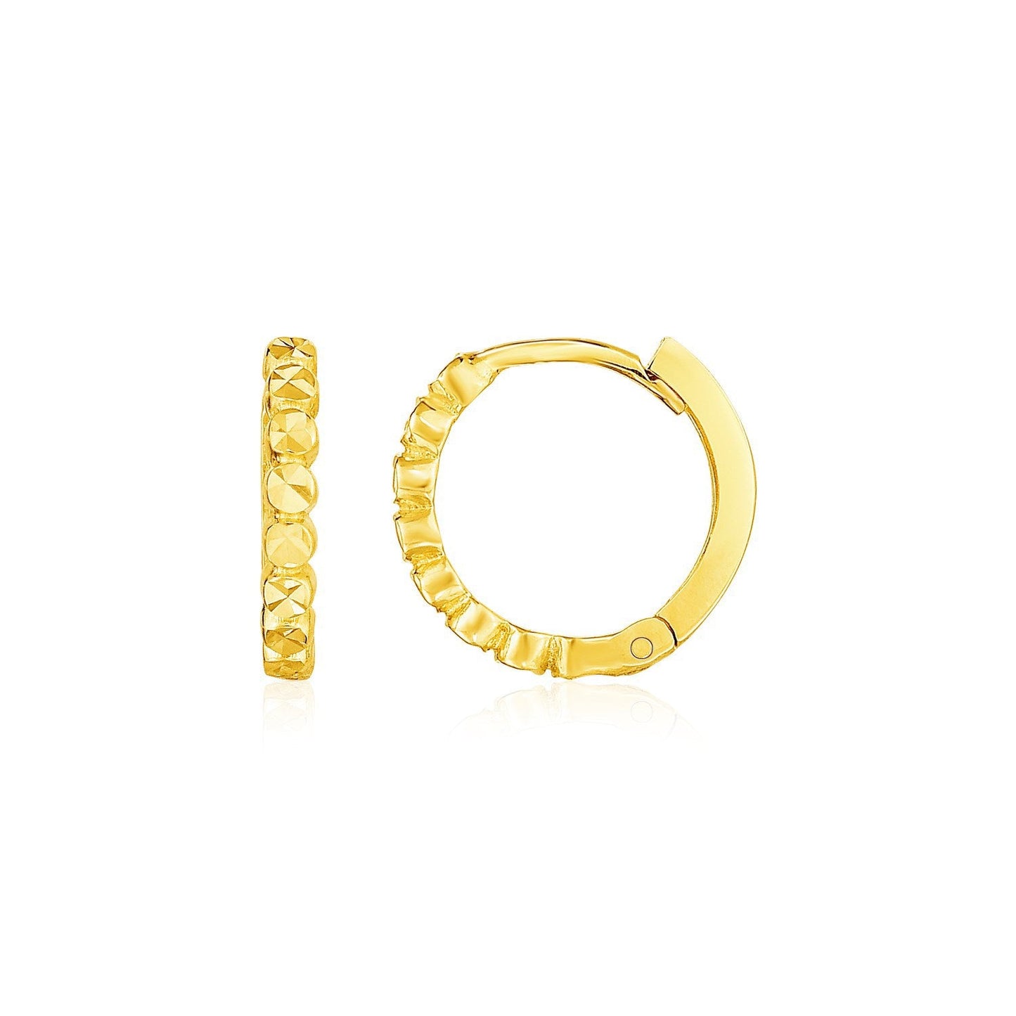 Aretes de aro redondos pequeños texturizados de oro amarillo de 14 quilates