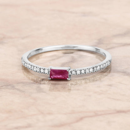 Anillo de oro blanco de 14 quilates con rubí auténtico de 0,22 quilates y diamante blanco
