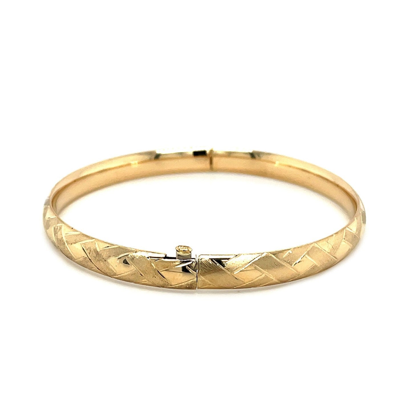 Brazalete abombado de oro amarillo de 14k con motivo trenzado