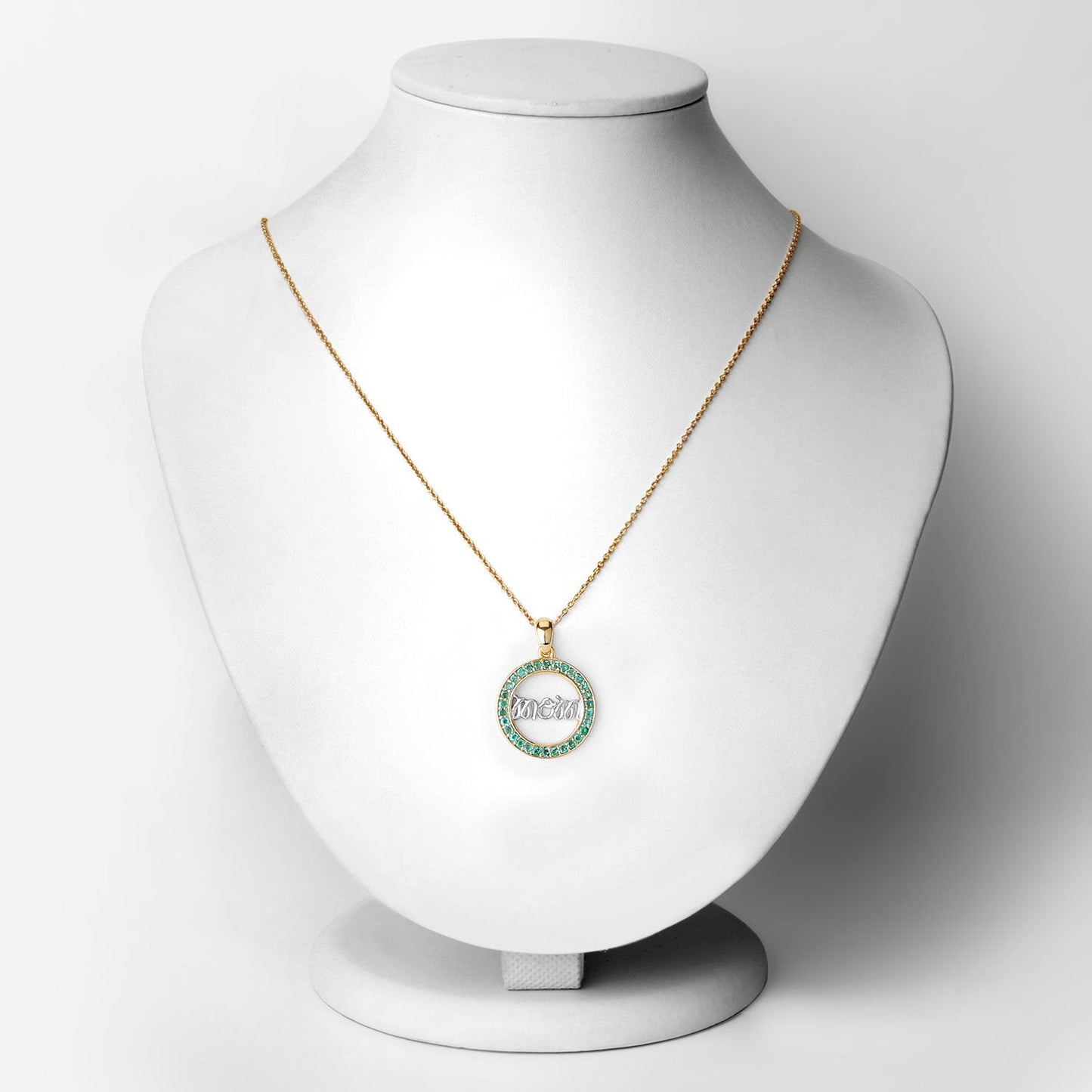 Colgante de plata de ley .925 con esmeralda auténtica de 0.54 quilates