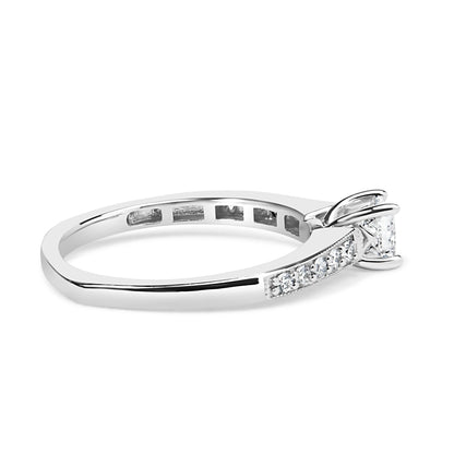 Anillo de compromiso de oro blanco de 14 quilates con diamantes de talla princesa de 1/2 quilate en total (color G-H, claridad VS2-SI1) - Talla 7