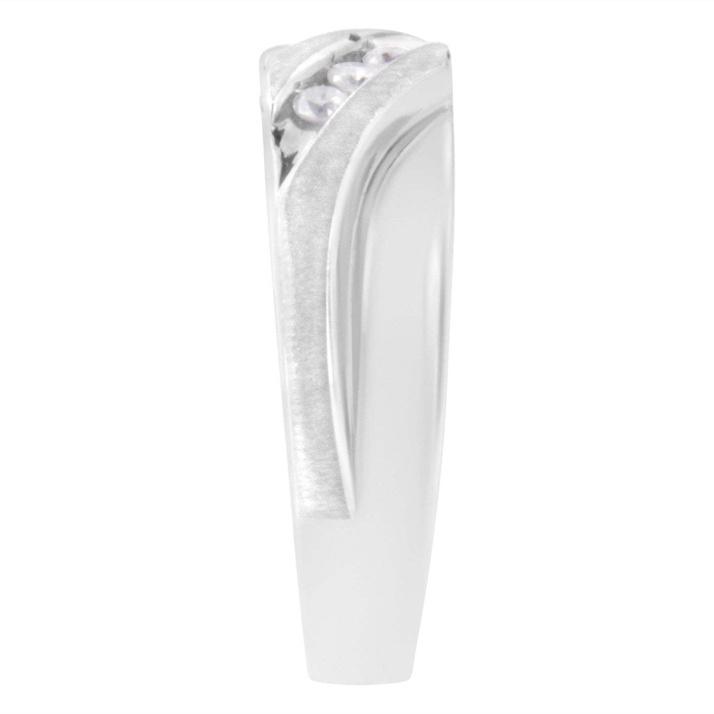 Anillo de boda para hombre de oro blanco de 10K con tres piedras de diamantes engastadas en canal de 1/10 quilates (color I-J, claridad I1-I2) - Talla 10