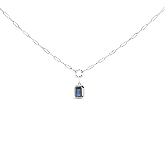 Collar con colgante solitario de zafiro azul corte esmeralda de 6x4 mm de oro blanco de 10K - 18 pulgadas