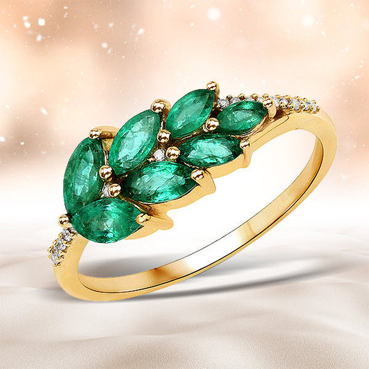Anillo de oro amarillo de 14 quilates con esmeralda zambiana auténtica de 0,68 quilates y diamantes blancos