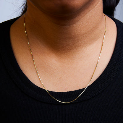 Cadena clásica de eslabones cuadrados de oro amarillo macizo de 14K de 0.75mm. Cadena unisex - Tamaño 16 Pulgadas