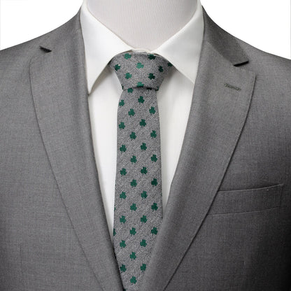 Corbata de hombre con trébol y diseño de espiga