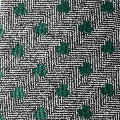 Corbata de hombre con trébol y diseño de espiga