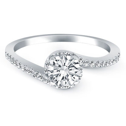 Anillo de compromiso con halo de diamantes en espiral de oro blanco de 14 quilates