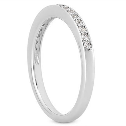 Anillo de boda de oro blanco de 14 quilates con pavé de microdiamantes y lados planos
