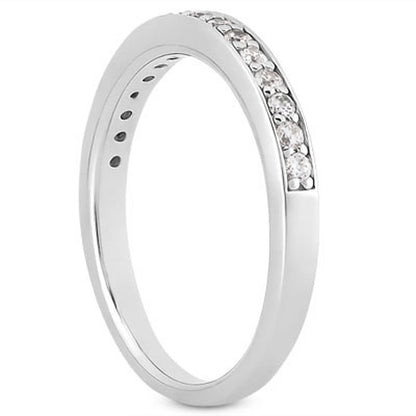 Anillo de boda tipo alianza de oro blanco de 14k con pavé de diamantes, media vuelta