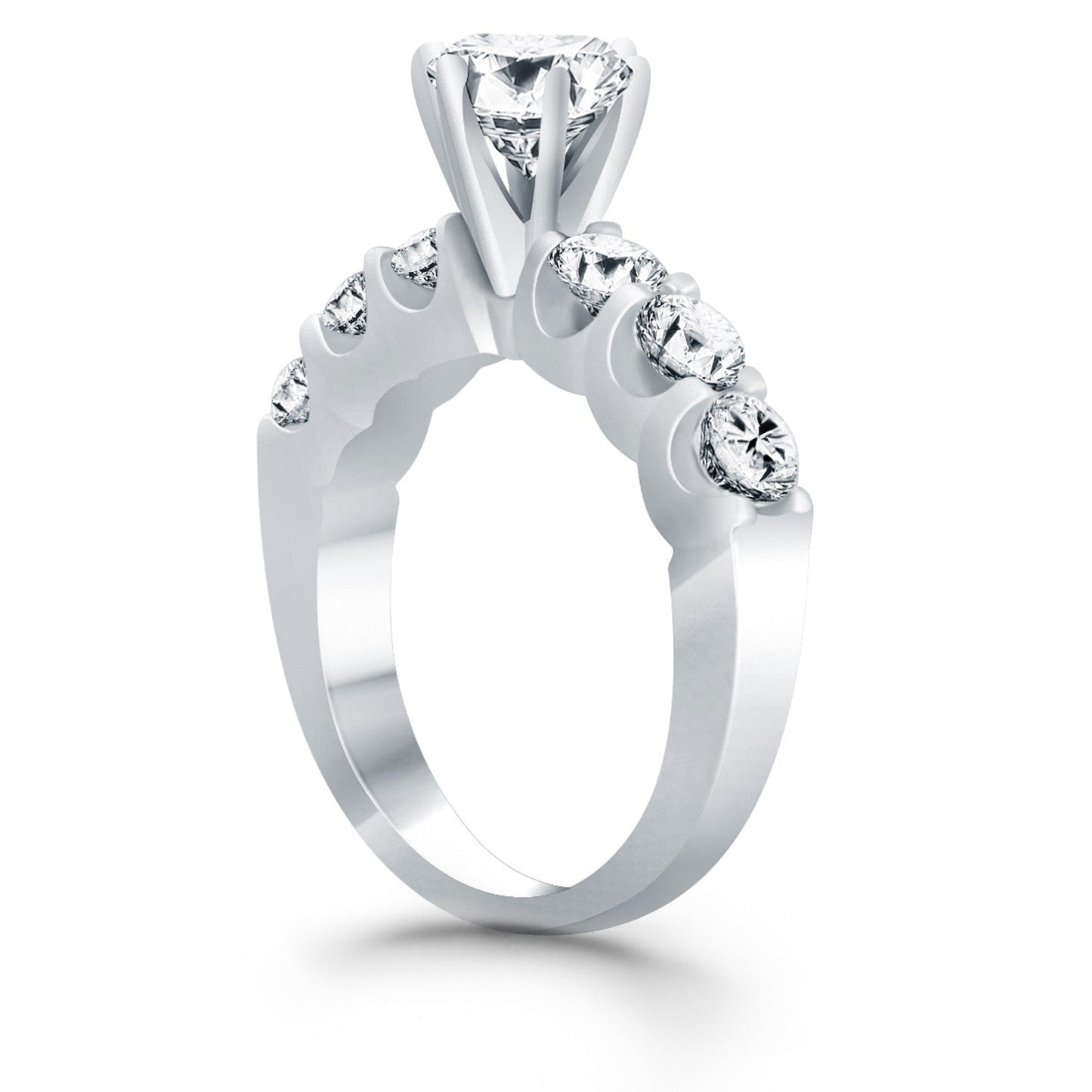 Anillo de compromiso de oro blanco de 14k con diamantes y garras compartidas