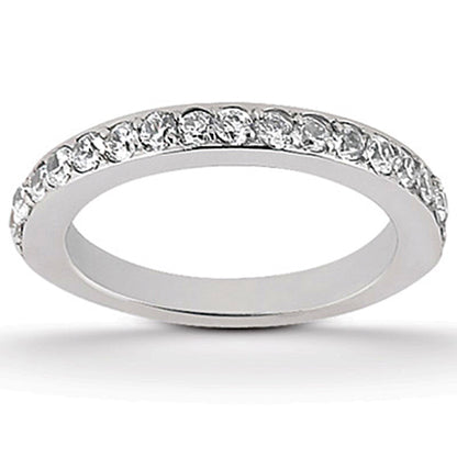Anillo de boda tipo alianza de oro blanco de 14k con pavé de diamantes, media vuelta