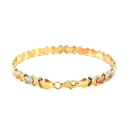 Pulsera de línea de corazones elegante satinada de oro tricolor de 14k