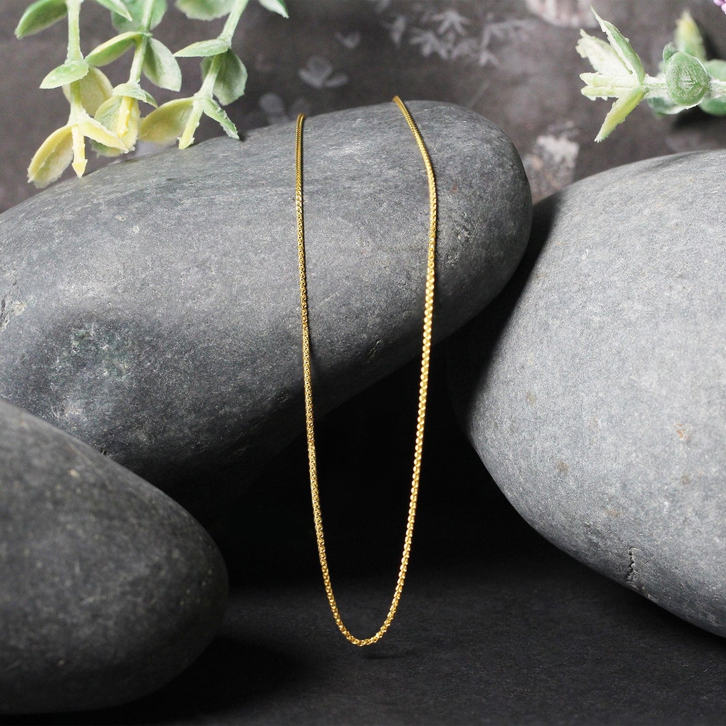 Cadena de espiga redonda con corte de diamante en oro amarillo de 14k de 0.6mm