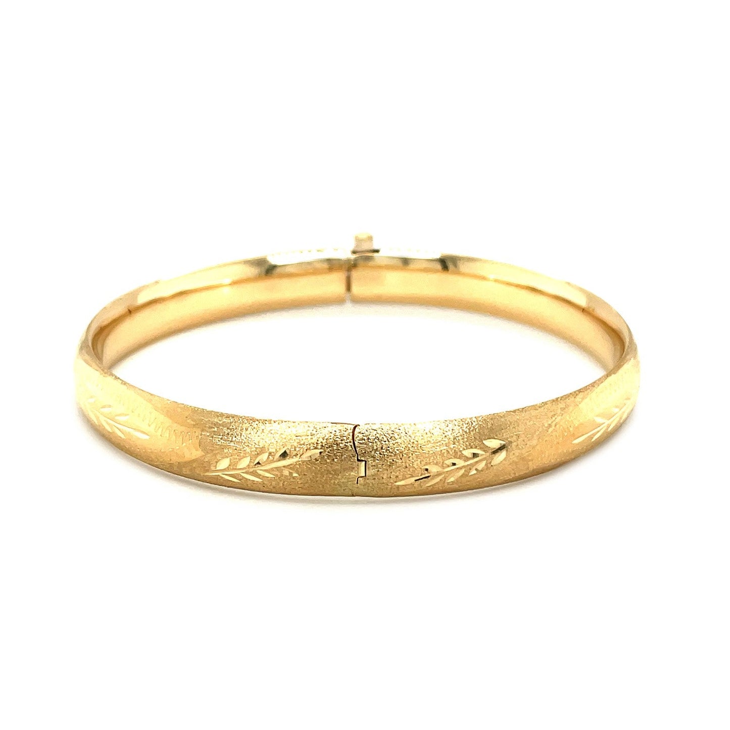 Brazalete clásico con grabado floral en oro amarillo de 14k (8.0mm)