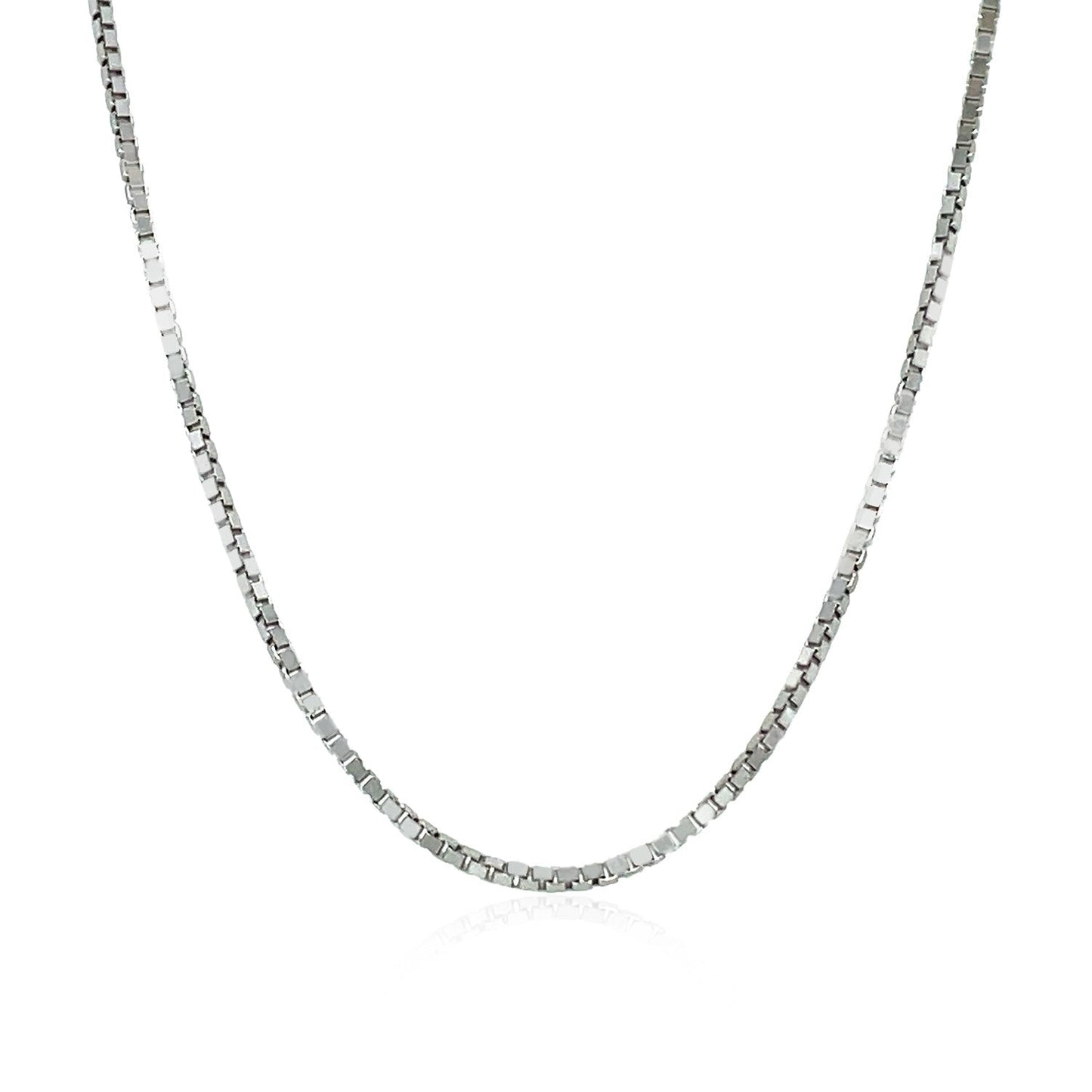Cadena clásica tipo box de oro blanco de 14k, 1.1 mm