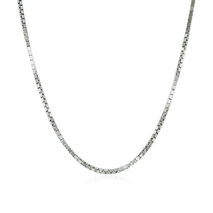 Cadena clásica tipo box de oro blanco de 14k, 1.1 mm