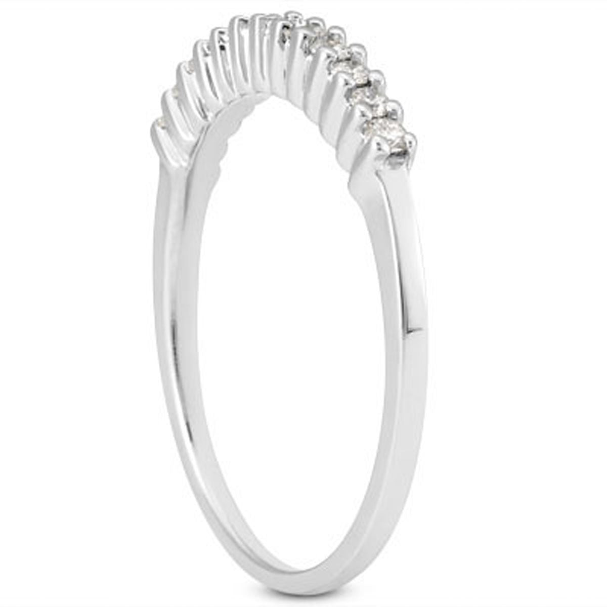 Anillo de boda de oro blanco de 14k con diamantes y garras compartidas elevadas