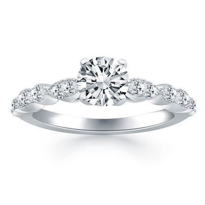 Anillo de compromiso de oro blanco de 14 quilates con diamantes de talla especial