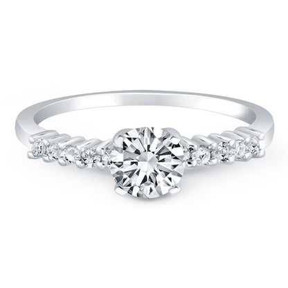 Anillo de compromiso de oro blanco de 14k con diamantes de acento de garra compartida